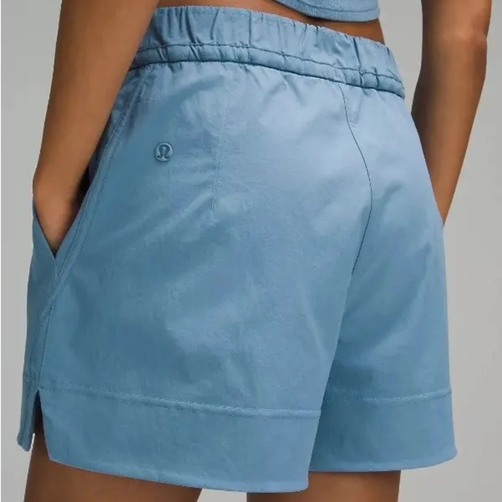 High rise woven short 3.5”